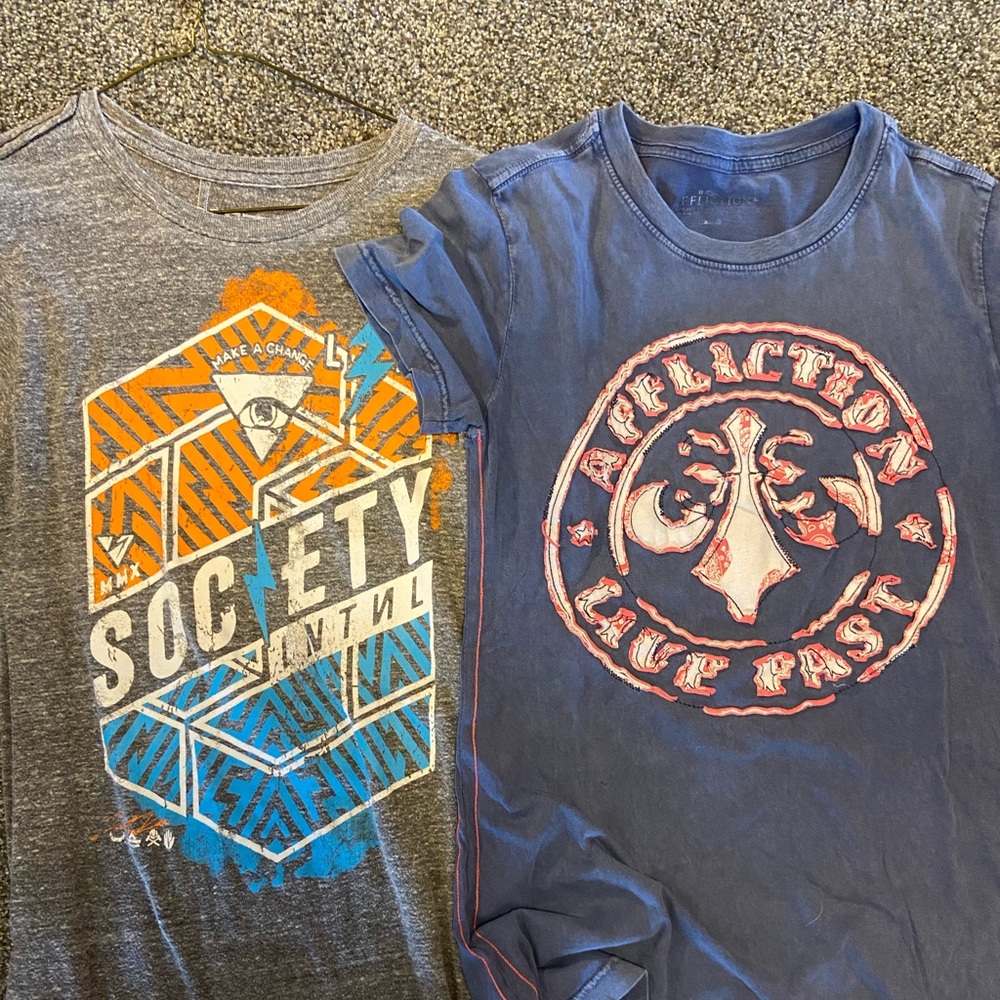 Buckle shirts